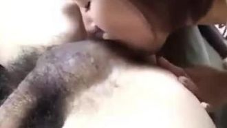 No esperaba que la esposa de mi amigo estuviera tan cachonda~ Mi ano quedó atrapado~ Se ve tranquila pero es muy juguetona~