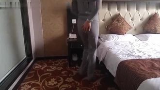 飯店大廳女經理上門給合作大客戶提供貼心走腎服務