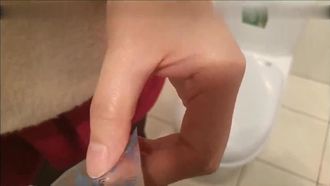 Ho fatto sesso con la cosiddetta insegnante che indossava abiti sexy nel bagno del centro sanitario.