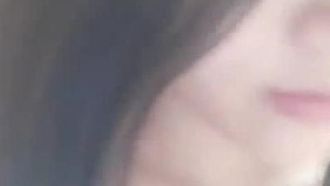 Una star super bella con un temperamento perfetto La dea della bellezza della scuola del 1996 ha peli pubici estremamente sexy e le viene inserito un pene finto extra-large.