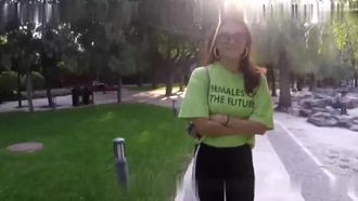 Io, una bellissima modella di Pechino, Yaoyao, ho fatto sesso con il suo bel fidanzato italiano nel bagno del soggiorno indossando sexy calze nere.