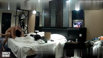 테마 호텔에서 비공개로 네티즌을 만나는 비밀 촬영 대학 미인