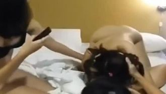 Girlfriend and best friend serve boyfriend Qi Renzhi and have sex together