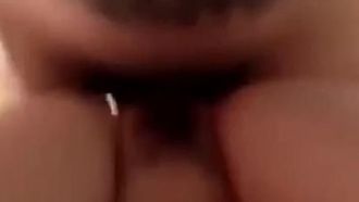 최근 인기 틱톡 유명인 모게(Mo Ge)가 호텔에 초대돼 콘돔 없이 섹스를 했고 팔로워가 4000명이 넘었다.