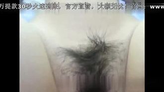 Amante e collega chiacchierano al telefono e fanno sesso con un preservativo invincibile dietro
