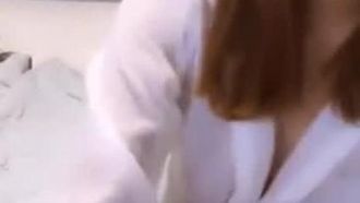 Sesso orale con un grosso cazzo, i gemiti continuano ad arrivare ed è così sexy