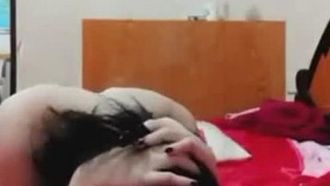 Es ist in Ordnung, große Brüste zu haben, aber keinen kleinen Blowjob