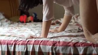 Durante la giornata, la giovane coppia si è scattata uno splendido selfie a letto a casa per 20 minuti