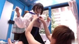Takayama no Hana Cabin Attendant Limited Per favore aiutami a provare i collant neri!! esclama un'attrice dalle bellissime gambe, e le fa un footjob con una lozione viscida, definendolo un test di resistenza! Inserisci il cazzo attraverso i collant strappati! ! ! numero dello specchio magico