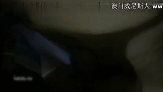 对白有趣健身翘臀猛男大战人瘦波大的师范美眉720P完整版娇嫩的美眉和男友直播啪啪 没啥经验但很卖力