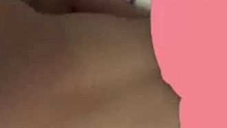 남편에게 음성통화를 보내는 게 너무 신난다. 경영진에게 내 영상을 삭제하지 말라고 부탁한다.