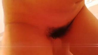 Regarder un homme célibataire baiser sa femme sans préservatif est excitant
