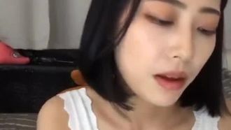 [Corea] Avevo promesso di non togliermi i vestiti, ma alla fine me li sono tolti e ho giocato con il mio seno!!