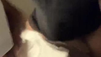 예쁜 여대생의 셀카 유출?! 남자친구가 침대에 눌려 섹스를 했는데, 실수로 선배에게 녹화를 하게 됐다?!