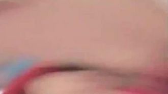El programa de sexo 1101 al aire libre de la hermosa presentadora Sra. Ye Zi seduce a un amigo sexual y se masturba, es muy tentador