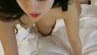 Fratello e sorella fanno sesso insieme ~ Costumi sexy 69 si leccano ~ La seducente figa grassa viene scopata duramente e molto resistente!!