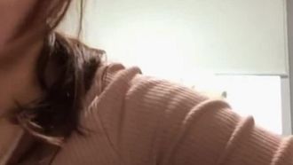 [Corée] La jolie présentatrice exhibe sa culotte et son décolleté de temps en temps~Lequel papa aime-t-il~