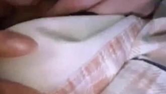 [韩国] 和幸运粉丝相约泡澡~近距离与女神接触小兄弟都快无法招架了!!