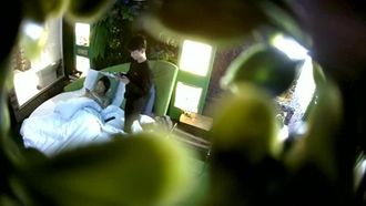 Una giovane coppia universitaria che non aveva lezioni nel fine settimana e aveva affittato una casa per fare sesso era molto appassionata. Hanno fatto sesso tre volte di seguito, alla fine la ragazza voleva ancora un cazzo ma non riusciva a farlo diventare duro.