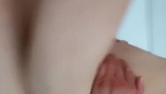 It’s so bold. A sexy internet celebrity and her boyfriend had such a stimulating experience that they had sex in the open air in a peanut field in the countryside. There was an old man doing farm work next to them, and they fucked her pussy in a toilet in the countryside.