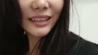 Das schlampigste Mädchen im Internet: „Fick meine jüngere Schwester und lass dich von meinem Bruder ficken.“ Sie war so einsam, dass sie von hinten den Bruder ihres Nachbarn anrief, um Sex mit ihr zu haben.
