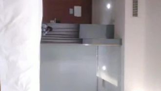 Il fratello cattivo non lascia dormire la sorella e continua a scoparlo, ma sua sorella è davvero felice