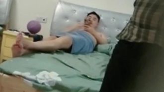 素人自拍外流娇嫩00后一直硬着插到底，表情好像享受无极限