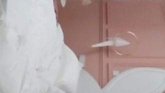 妹妹長大了，奶子好美，玩弄她的乳頭好爽好想肏！