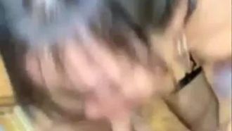 Dois casais [Segundo Sonho da Metamorfose Final] Procurando um homem solteiro para fazer sexo várias vezes, lambendo a boca um do outro, engolindo sêmen, bebendo urina, haha, o pessoal da cidade realmente sabe brincar