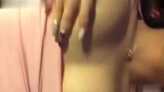 A super-beautiful and top-notch female took a selfie and masturbated video to seduce a rich man, but unexpectedly, the video was hacked and leaked! White and tender big breasts, natural white tiger holes are so tempting, a must-have product for masturbation!