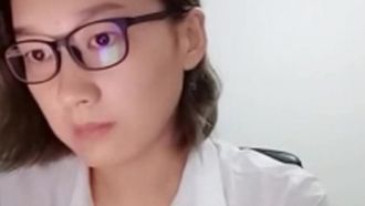 十个眼镜九个骚职业装斯文眼镜女白领兼职女主播网约纹身古惑仔炮友家里啪啪