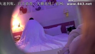 STP7648 19年最新身材不错的帅哥美女宾馆约炮妹子貌似还警惕的四处观望环境没想到还是被拍了