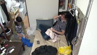 巨乳熟女と雑談しながら胸を触って穴を確認してもらいさらに奥まで押し込み挿入。