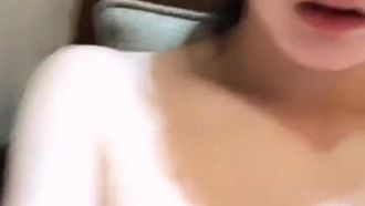A good-looking newcomer with 36D beautiful breasts touches herself and shows off her big white breasts, which are very tempting. She touches her pussy and has a lot of hair.