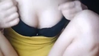 颜值不错逼逼毛非常浓密短发少妇 跳蛋塞逼逼自慰高潮喷水呻吟娇喘 很是诱惑喜欢不要错过
