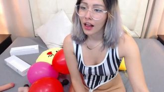[欧美主播外流]骚气大奶妹自慰秀~用跳蛋来让自己爽歪歪~