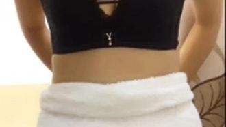 STP8845 [Für viel Geld gekauft] Die superschöne College-Studentin [Sang Sang] bekommt auf dem Weg zum Meer einen Blowjob und spritzt mit einem Masturbationsrohr mit großem Schwanz auf ihre Titten