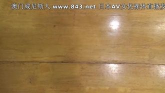 La ardiente taiwanesa llevó a su novio extranjero a casa después de cenar en el hotel y empezó a tener sexo.