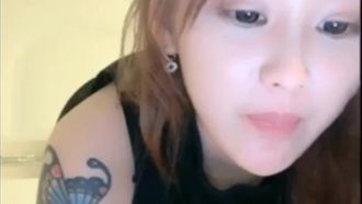 杭州女神 炸柠檬 酒店约炮土豪哥哥啪啪 给土豪哥口交到射还直接射嘴里吞精