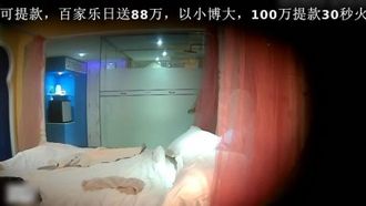 样貌漂亮清纯又水嫩的年轻美女酒店被男友压平双腿用力抽插,每一下都用力的干到底,操的嗷嗷叫!