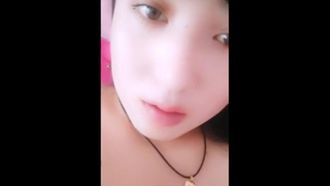 La bellissima conduttrice che ha chiesto a un uomo di fare sesso ma è stata ignorata, ha chiesto ai suoi fan dei video pornografici