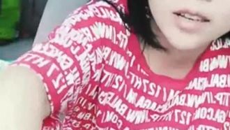 Presentatrice femminile di celebrità di Internet e ricco fan maschio a cui piace scopare nel buco del culo e fare sesso all'aperto