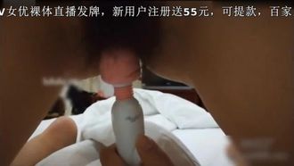 La jeune femme rondelette et magnifique a couché avec son mari dans un love hôtel derrière son dos et s'est fait éjaculer 3 fois de suite.