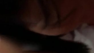 インターネットセレブの美少女、押尾ネコがまたしてもセックスを味わう - 隣のドアをノックする小さなメイドが黒ストッキングで股間を舐める 彼女は鏡の前でうめき声を上げます。プライベートショット56Pの高画質720P版。