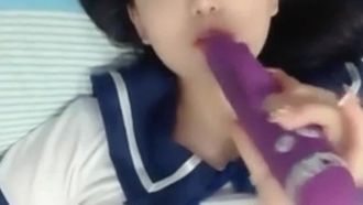 新人颜值美女主播收费直播大秀 颜值高身材好 无毛木耳自慰插穴 淫水多多