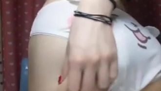 长相清纯高颜值气质美女全裸诱惑秀 脱光光椅子上掰开逼逼特写挺能毛多 很是诱惑喜欢不要错过