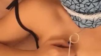 La presentadora de belleza de YOLO, Xiao Huohuo, ganadora del segundo premio de presentadora de transmisión de televisión por satélite local, transmite en privado bienestar durante el período de su tía, en mandarín claro. Se adjunta una foto de la vida de 23P.