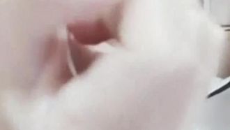 백일홍 쇼 클로즈업에 얼굴을 드러낸 순수한 여신