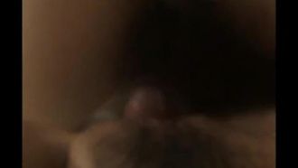 ペニスが震えて硬くなるまでシャワーを浴びたので、彼女に火を消すのを手伝ってもらいました〜