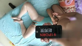 Una madura tetona y carnosa es entrenada en una máquina sexual sin emociones~